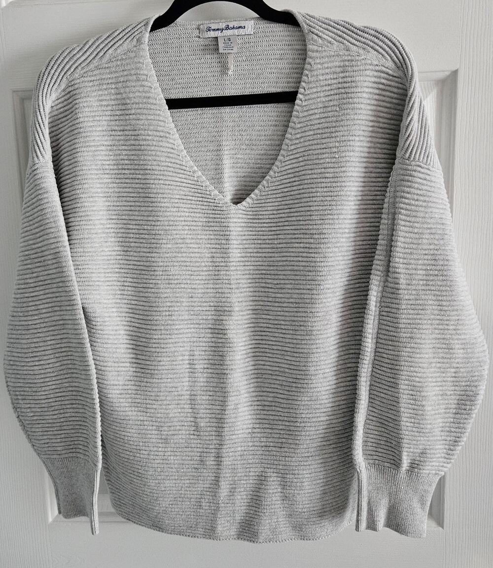 Woman's Tommy Bahama Sparkle Gray V-neck Long Sleeve Ribbed Sweater Large